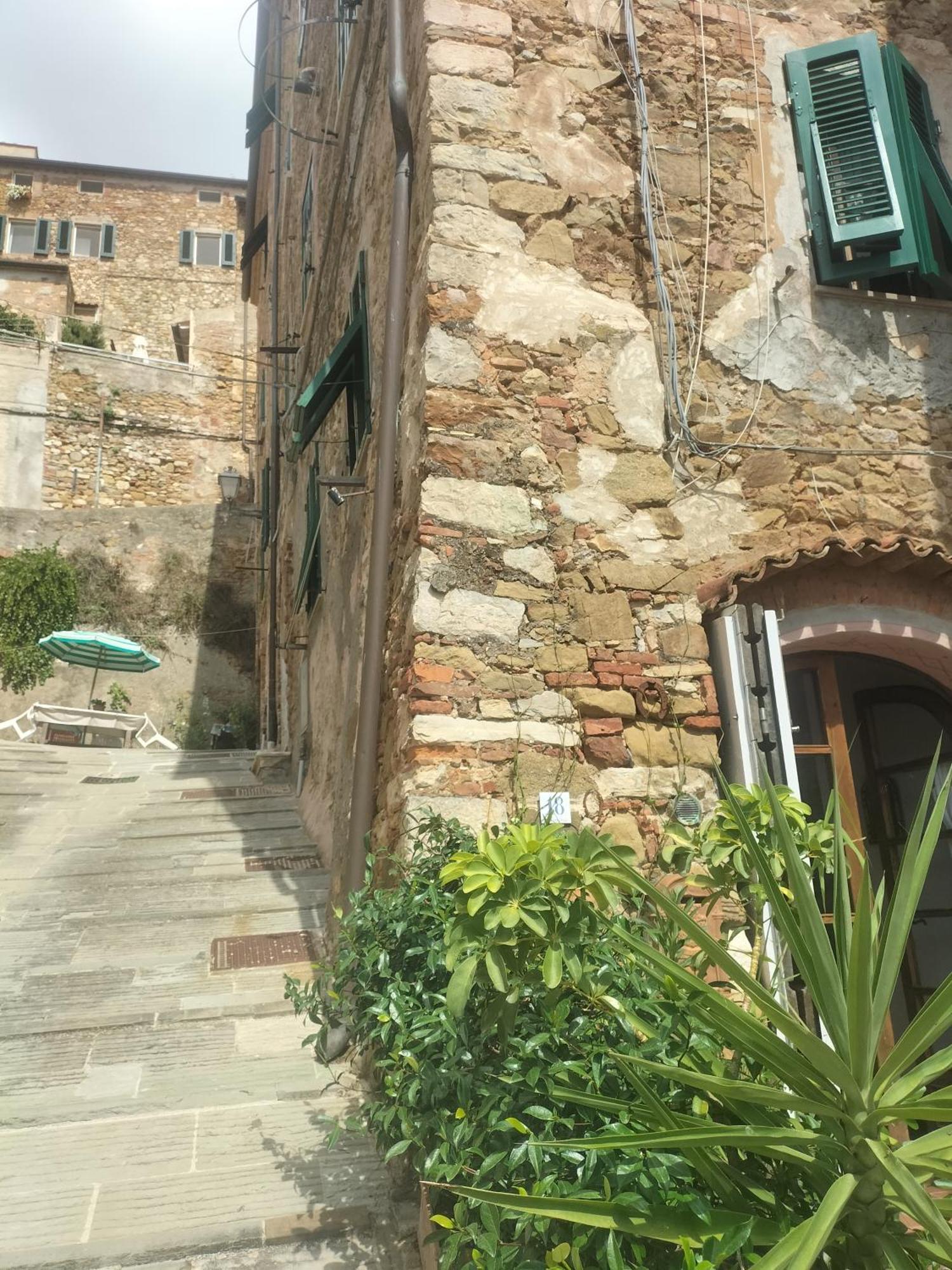 Al Tuffatore Etrusco Campiglia Marittima Bagian luar foto